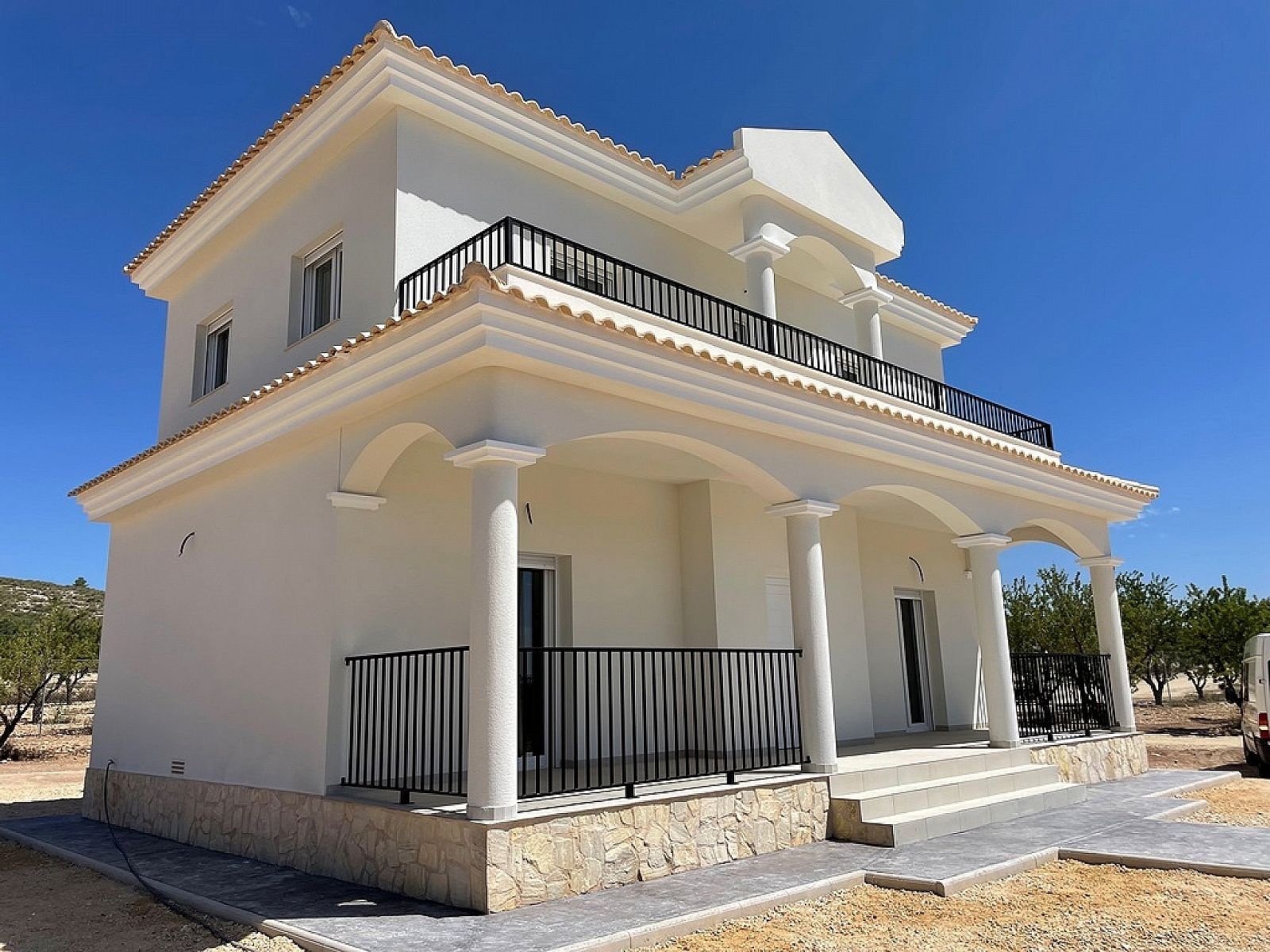 Resale - 3 Bedroom 2 Bathroom Villa in Pinoso -  - Alicante