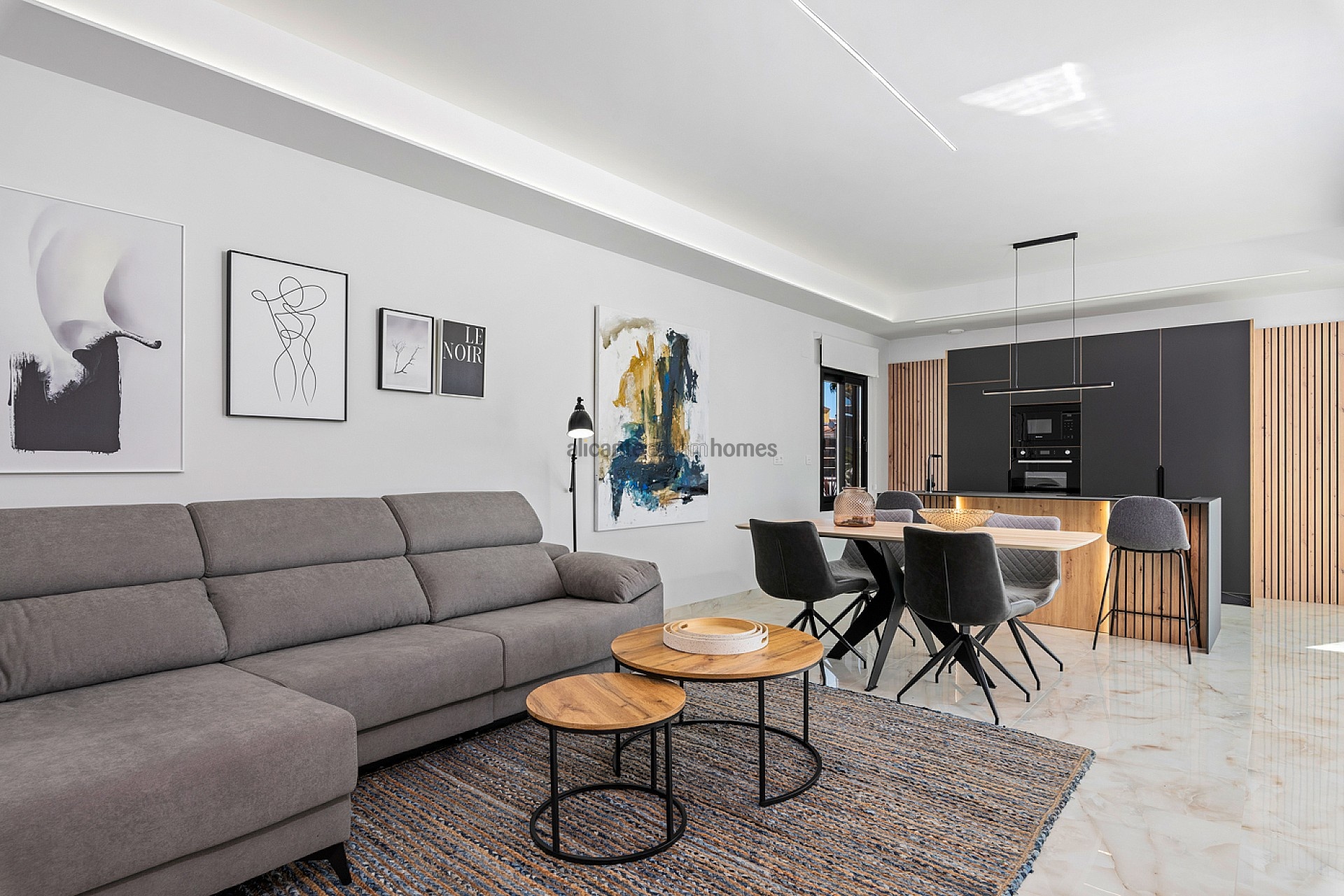 Resale - 3 Bedroom 2 Bathroom Villa in Algorfa -  - Alicante