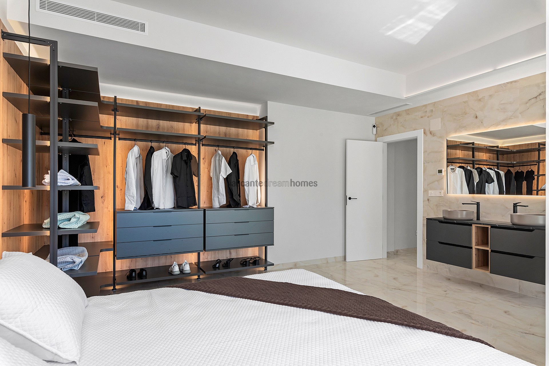 Resale - 3 Bedroom 2 Bathroom Villa in Algorfa -  - Alicante