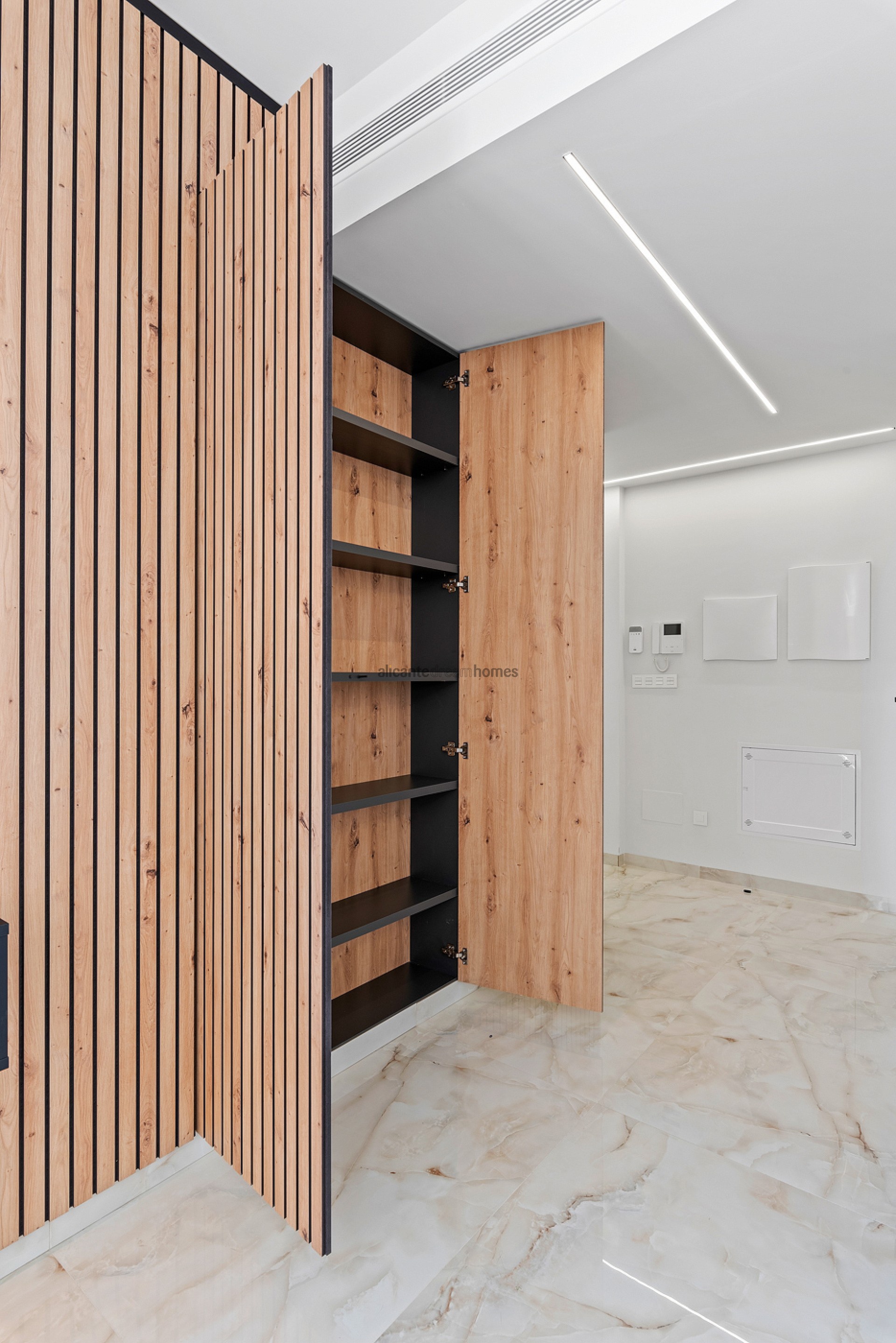 Resale - 3 Bedroom 2 Bathroom Villa in Algorfa -  - Alicante