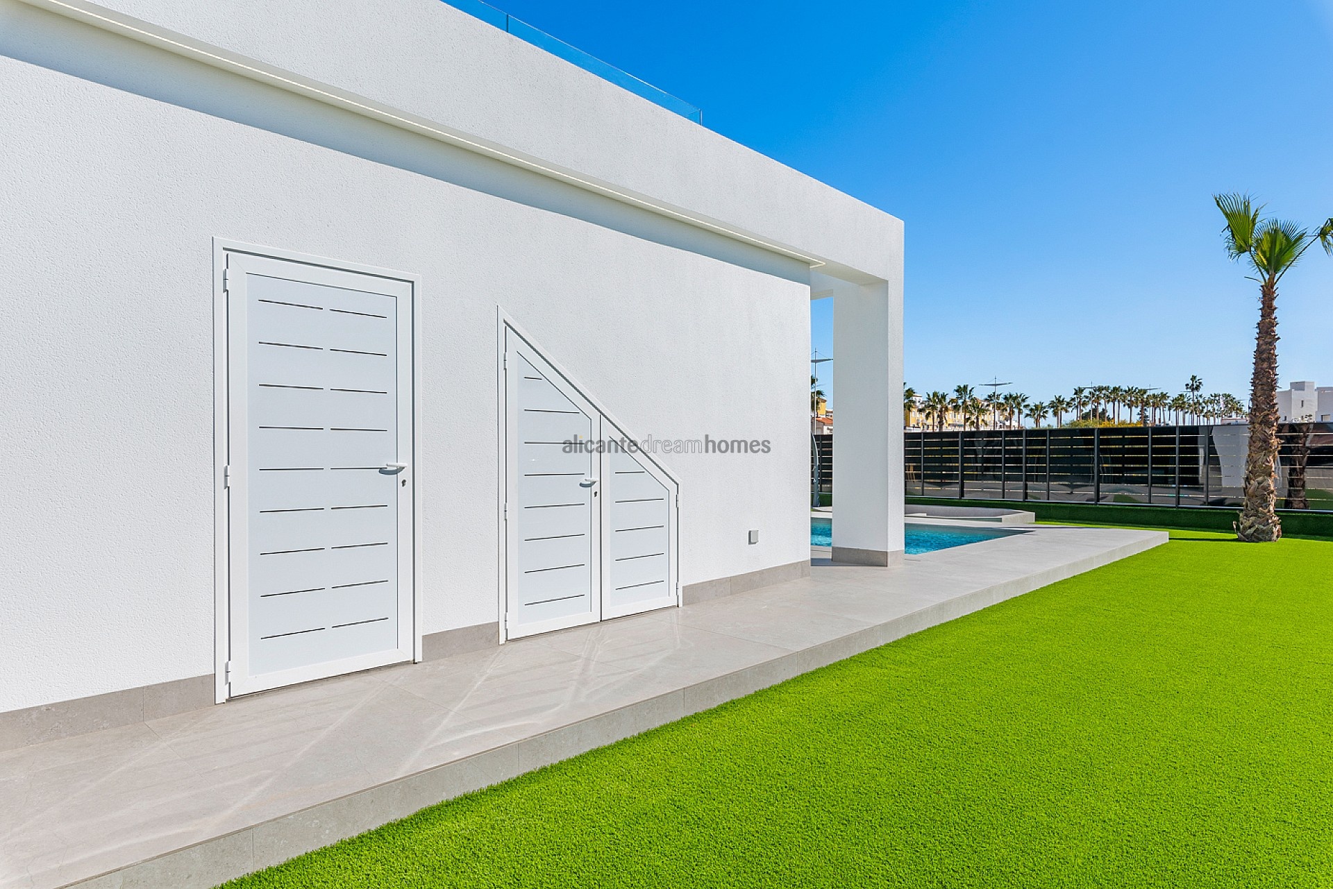 Resale - 3 Bedroom 2 Bathroom Villa in Algorfa -  - Alicante