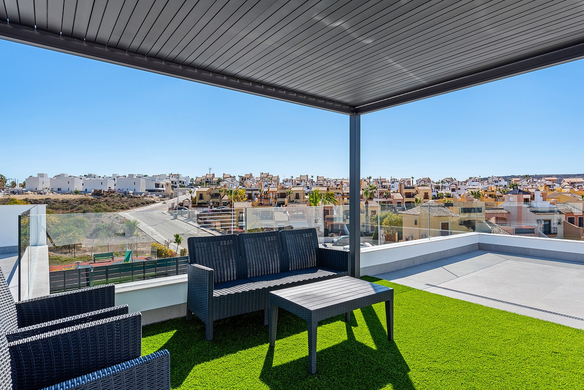 Resale - 3 Bedroom 2 Bathroom Villa in Algorfa -  - Alicante