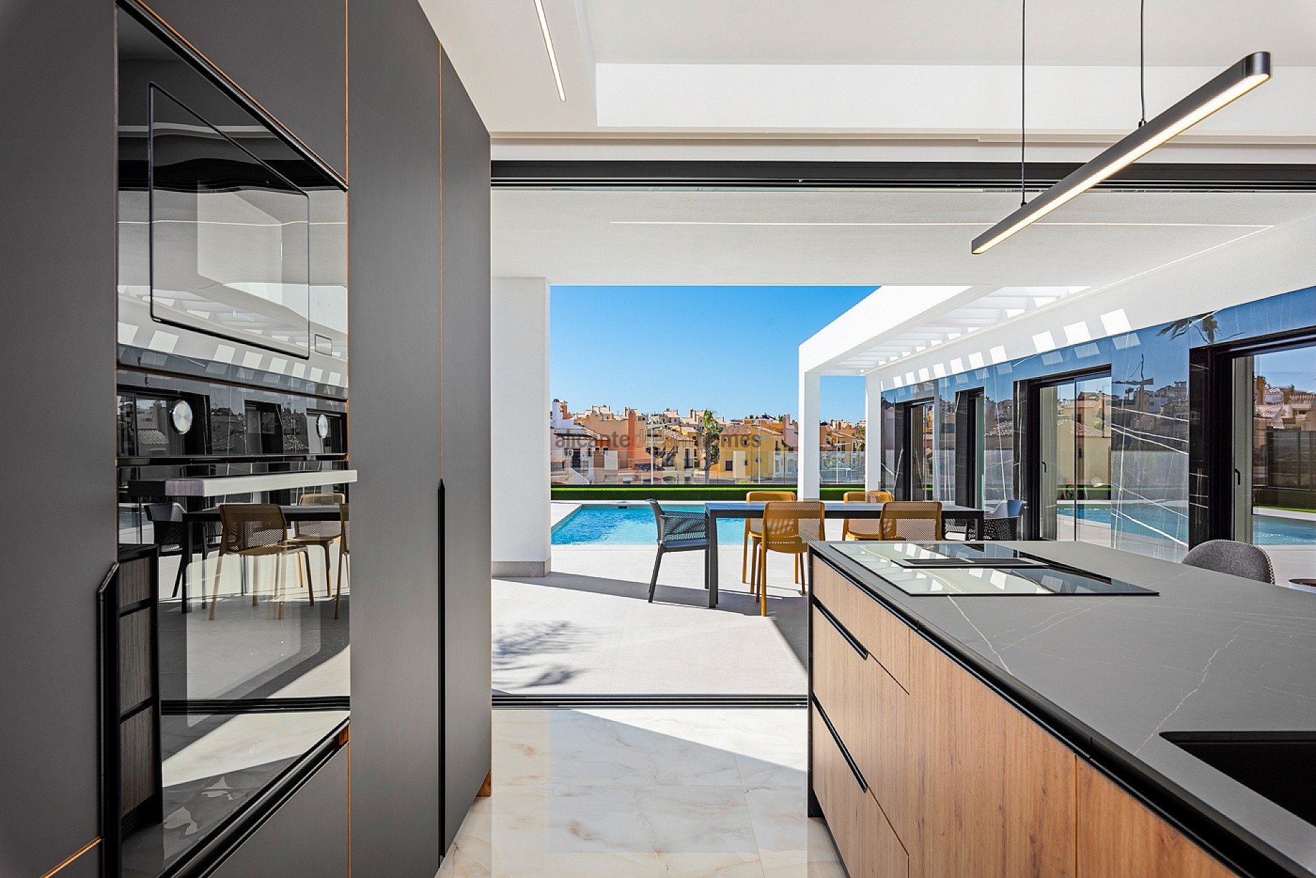 Resale - 3 Bedroom 2 Bathroom Villa in Algorfa -  - Alicante