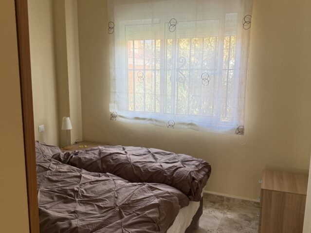 Resale - 3 Bedroom 2 Bathroom Villa in La Romana -  - Alicante