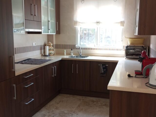 Resale - 3 Bedroom 2 Bathroom Villa in La Romana -  - Alicante