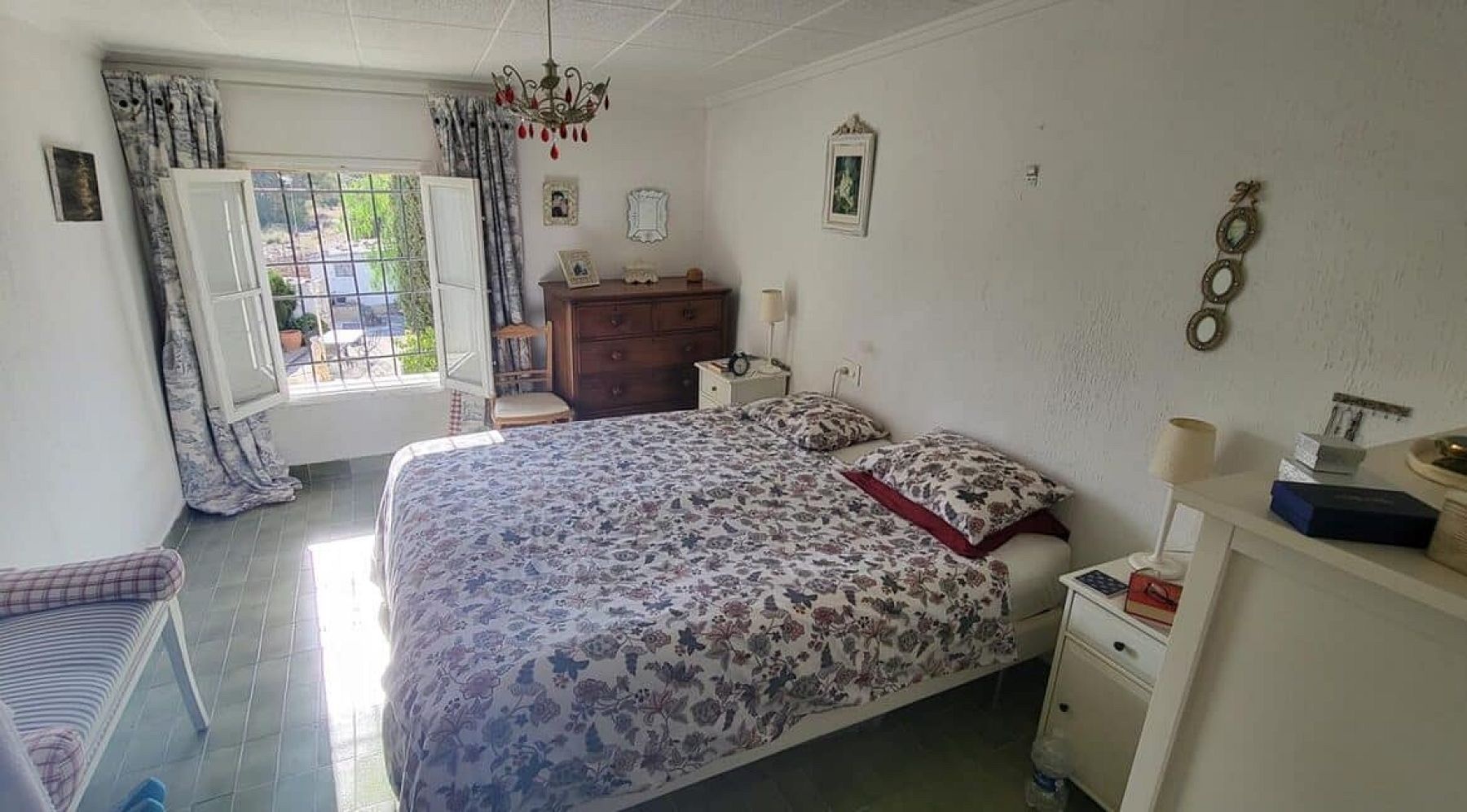 Resale - 4 Bedroom 3 Bathroom Country house in La Romana -  - Alicante