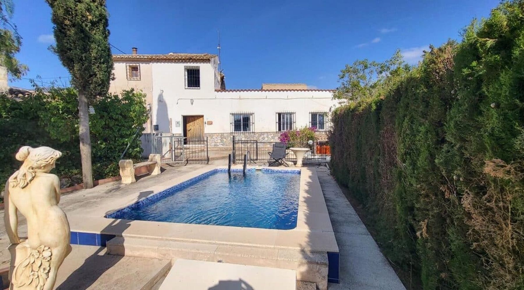 Resale - 4 Bedroom 3 Bathroom Country house in La Romana -  - Alicante