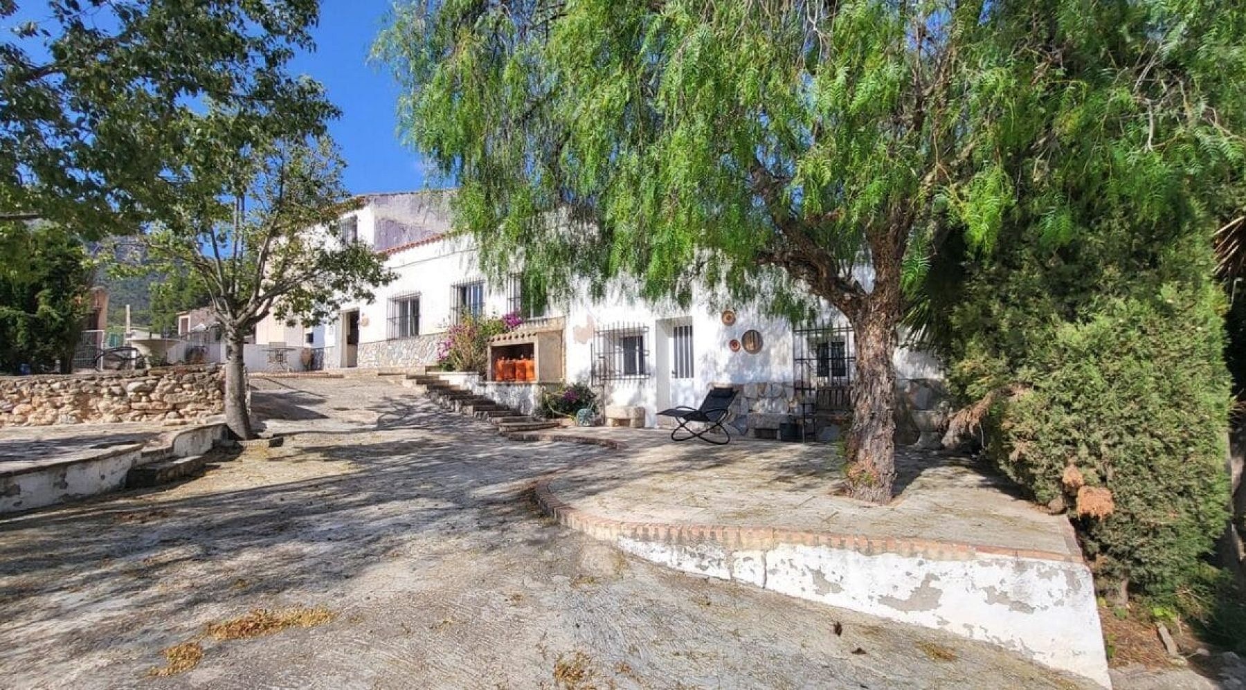Resale - 4 Bedroom 3 Bathroom Country house in La Romana -  - Alicante