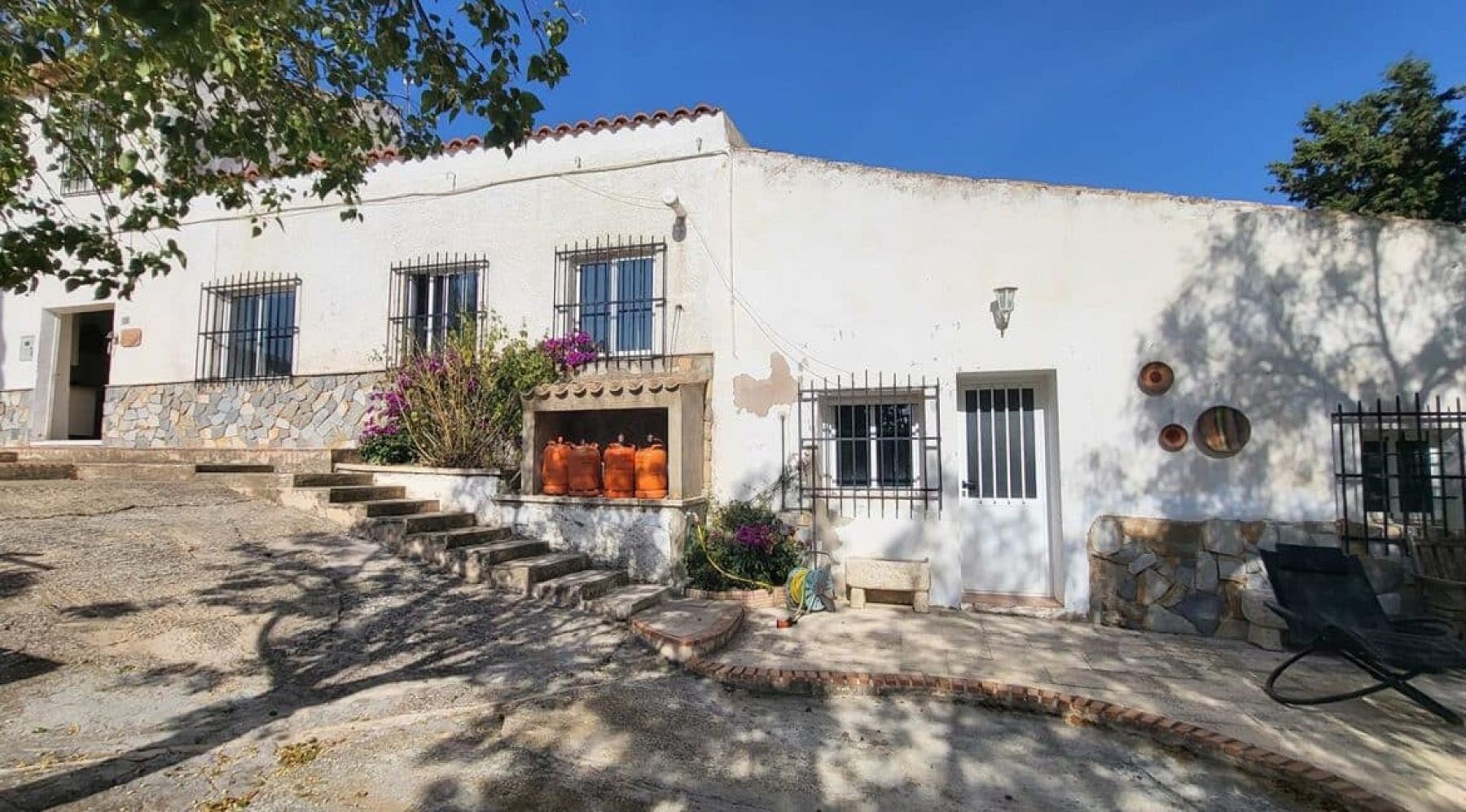 Resale - 4 Bedroom 3 Bathroom Country house in La Romana -  - Alicante