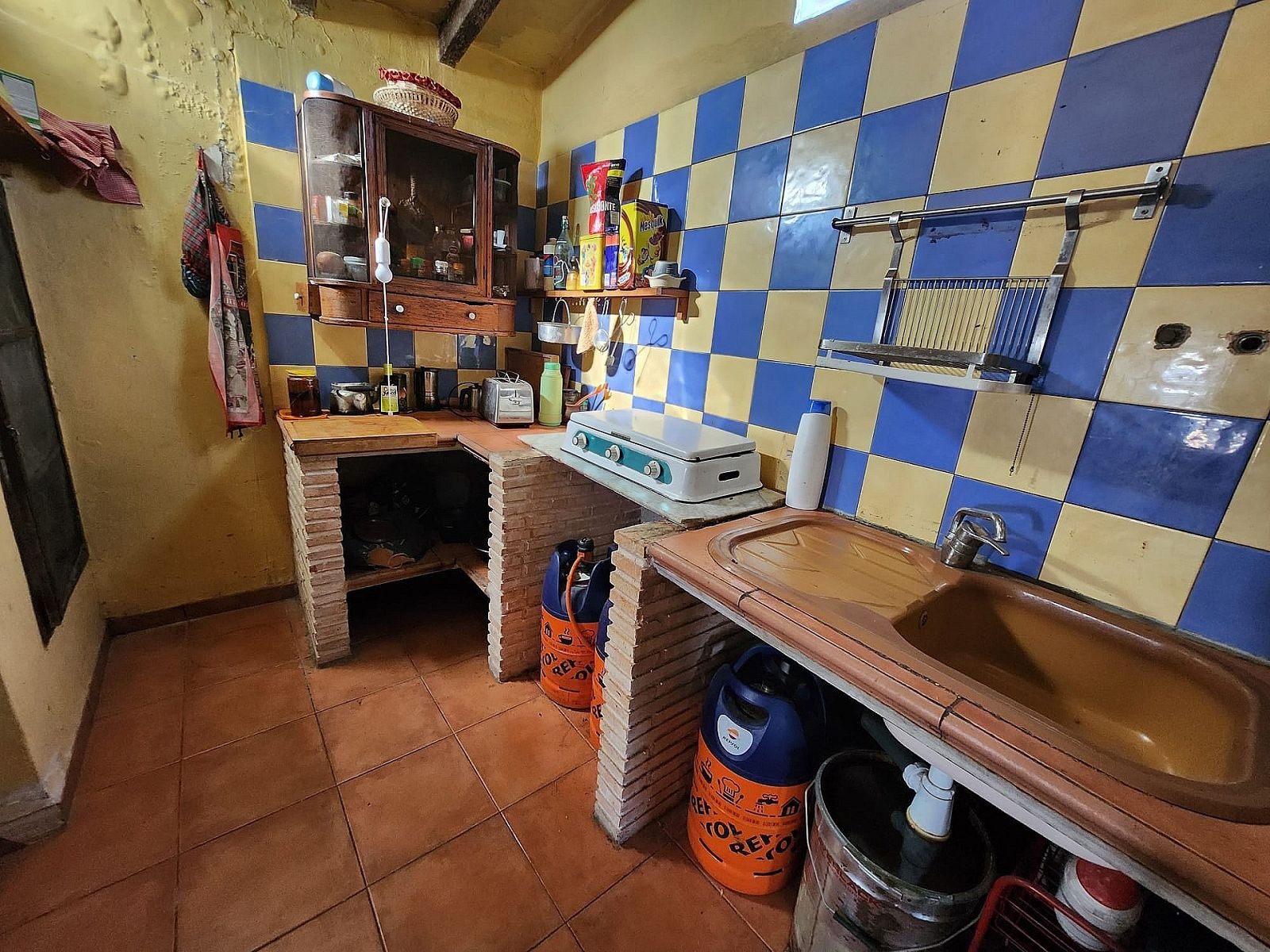 Resale - 5 Bedroom 1 Bathroom Country house in Caudete -  - Albacete