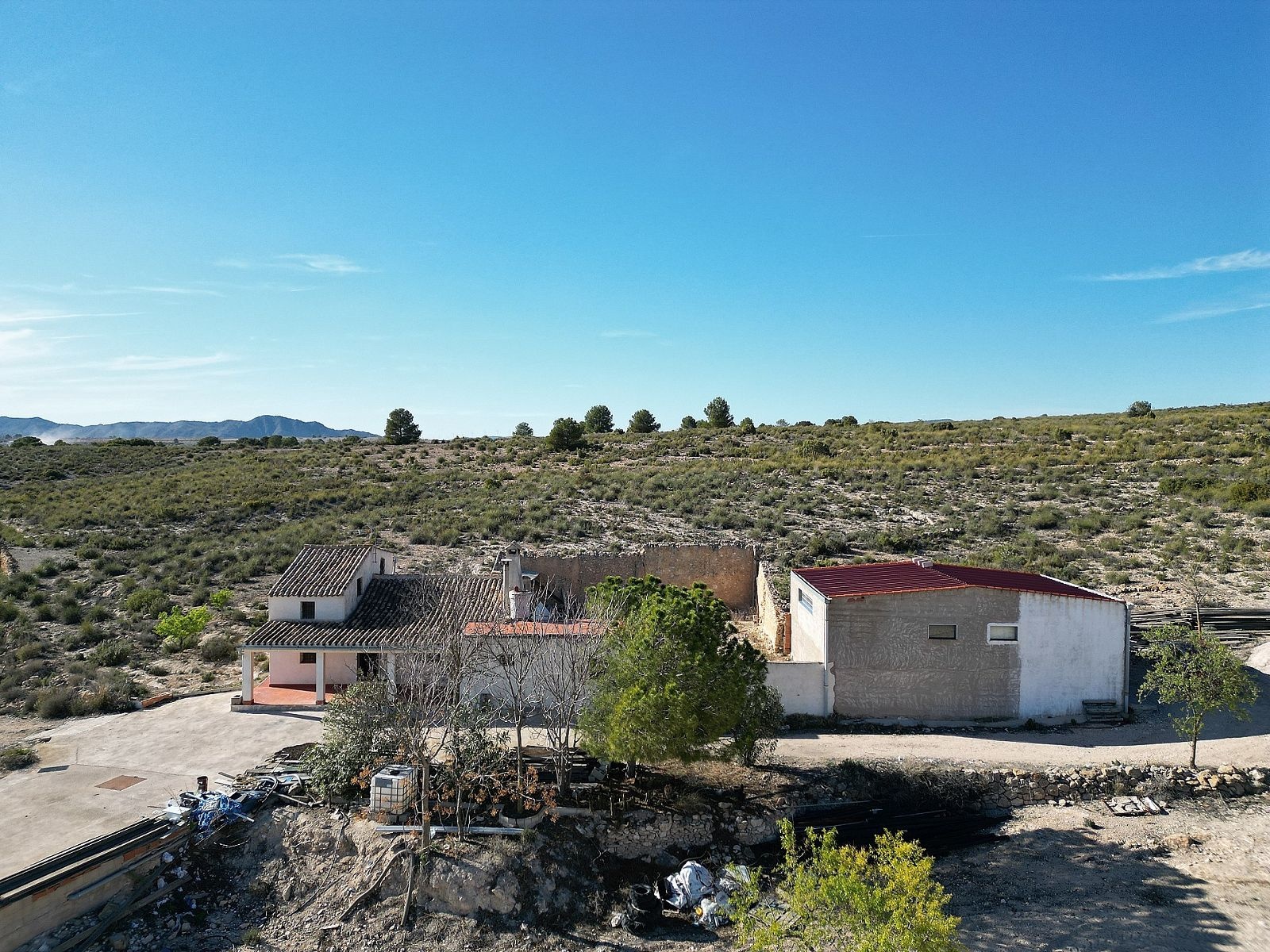 Resale - 5 Bedroom 1 Bathroom Country house in Caudete -  - Albacete