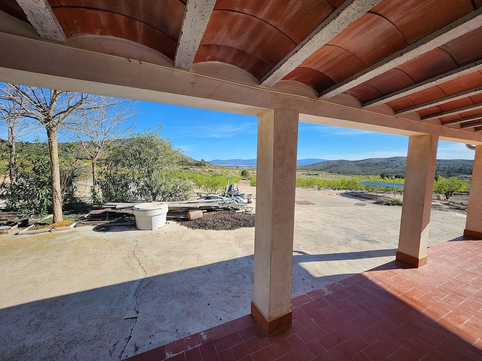 Resale - 5 Bedroom 1 Bathroom Country house in Caudete -  - Albacete