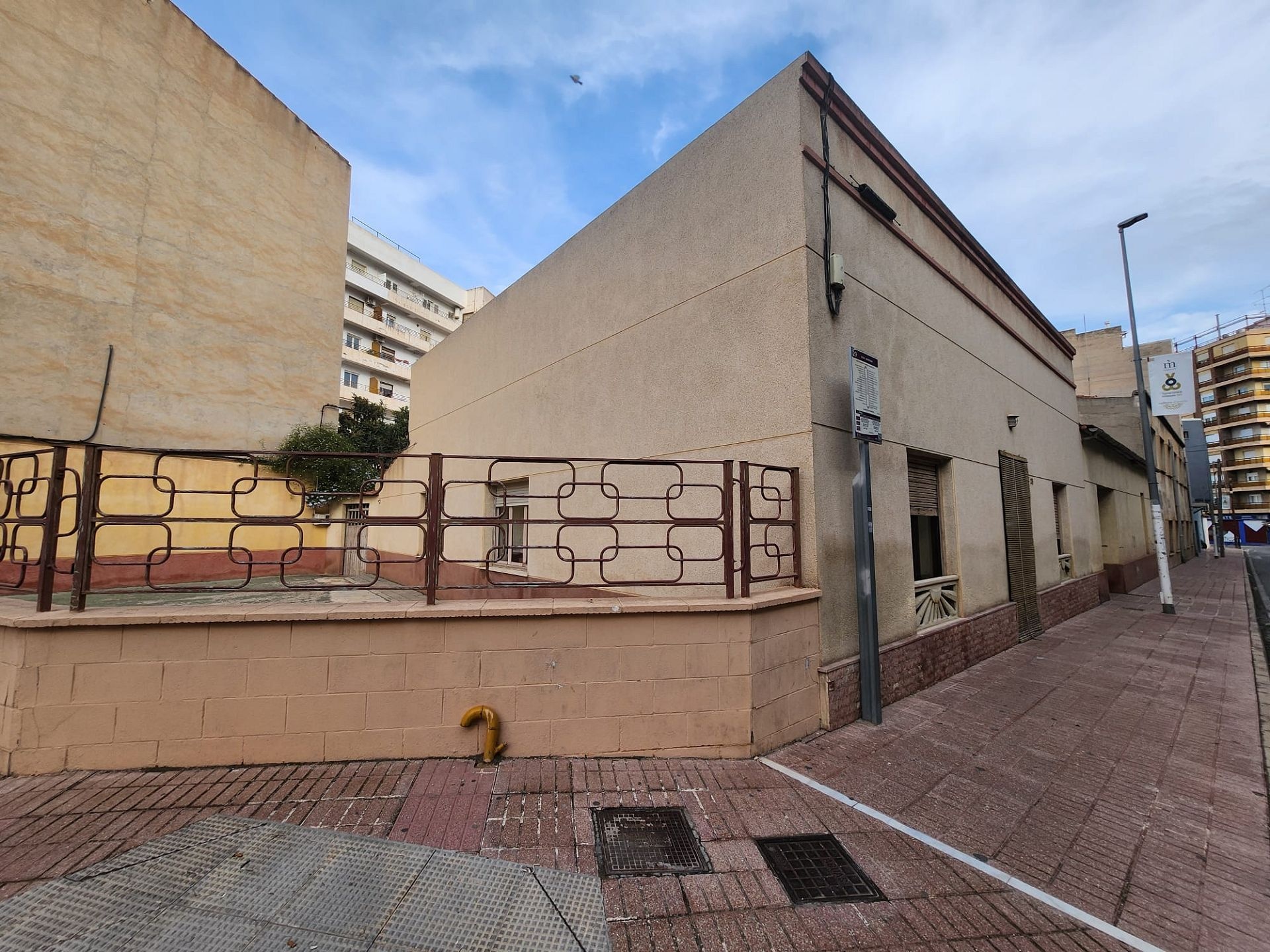 Resale - 4 Bedroom 2 Bathroom Townhouse in Monóvar -  - Alicante