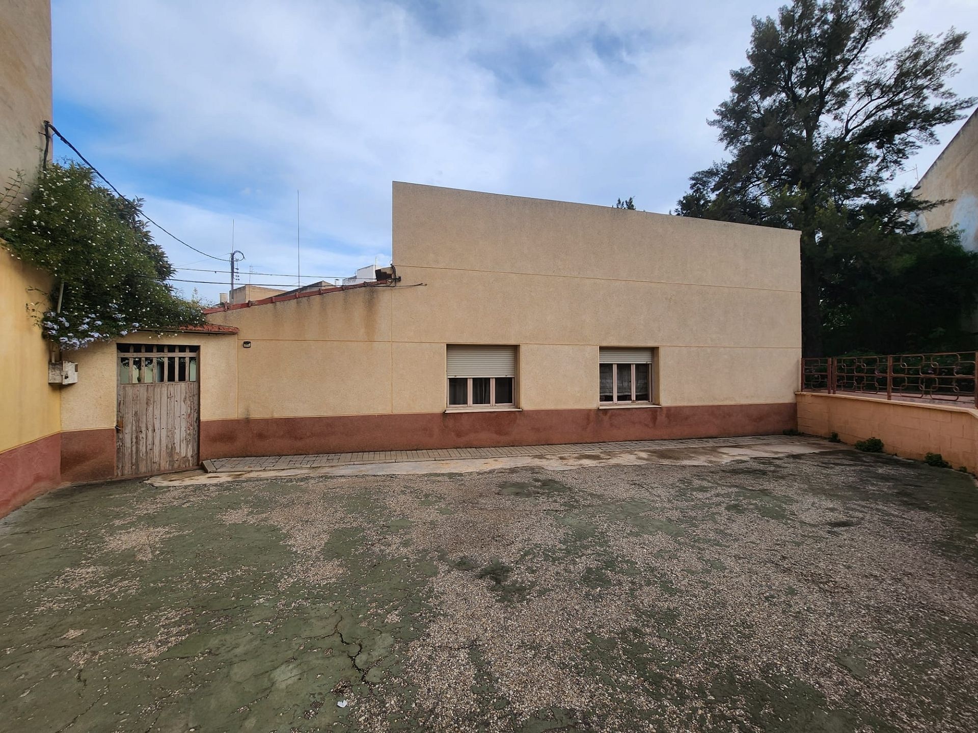 Resale - 4 Bedroom 2 Bathroom Townhouse in Monóvar -  - Alicante