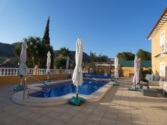 Resale - 6 Bedroom 5 Bathroom Villa in Macisvenda -  - Murcia