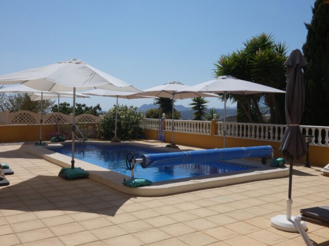Resale - 6 Bedroom 5 Bathroom Villa in Macisvenda -  - Murcia