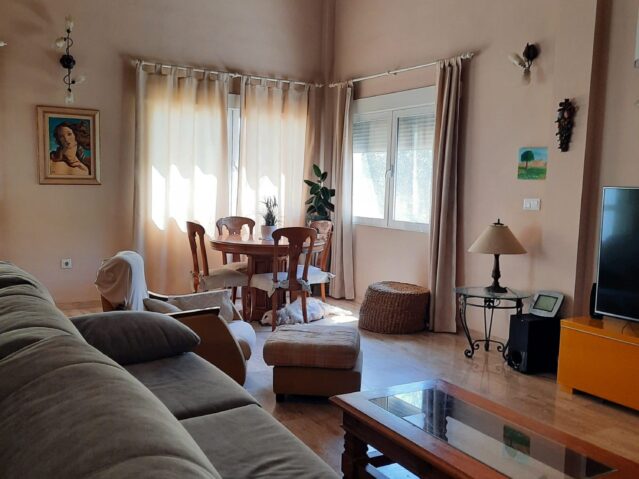 Resale - 5 Bedroom 2 Bathroom Villa in Monóvar -  - Alicante