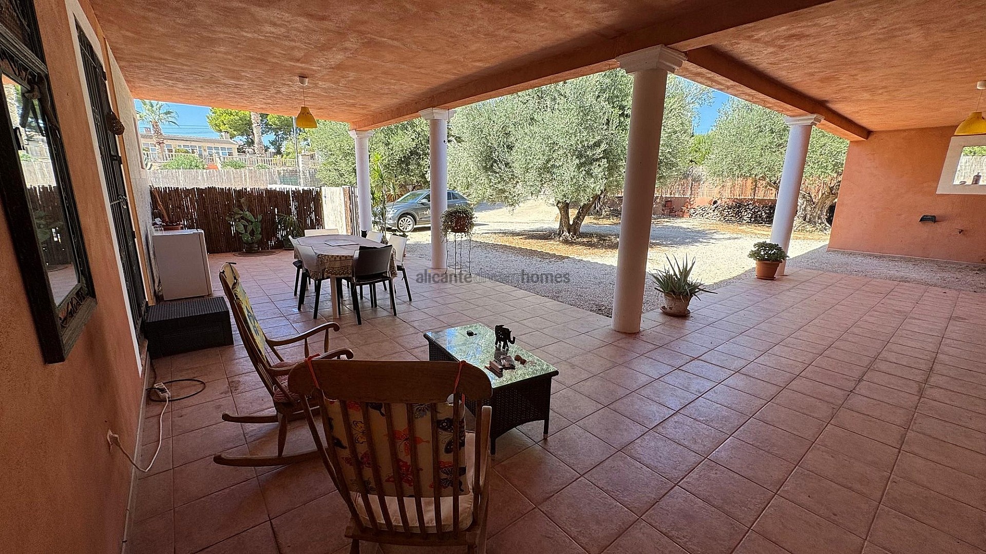 Resale - 6 Bedroom 3 Bathroom Villa in Albatera -  - Alicante