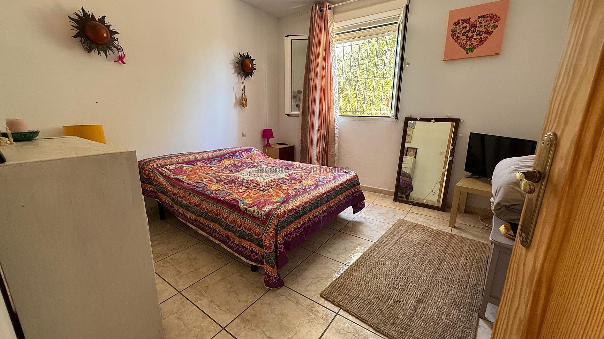 Resale - 6 Bedroom 3 Bathroom Villa in Albatera -  - Alicante