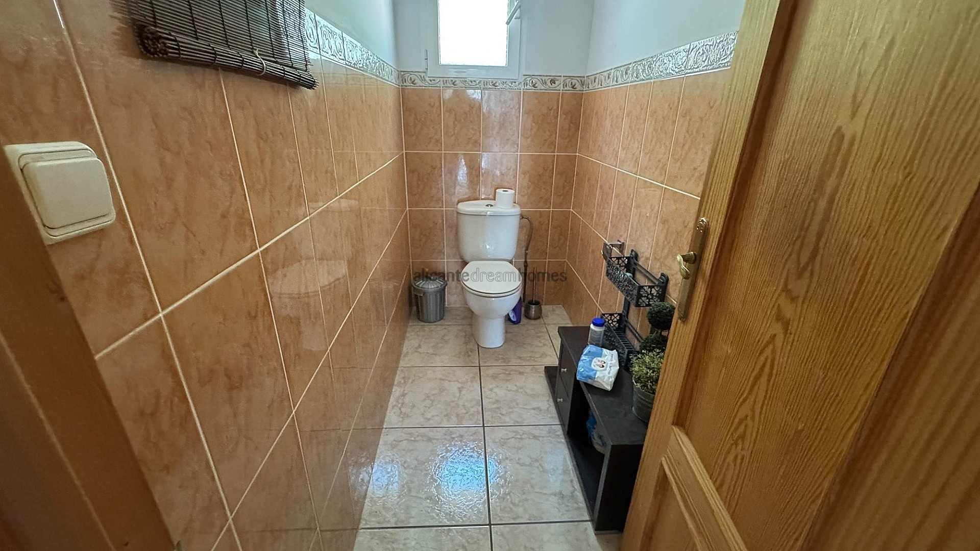 Resale - 6 Bedroom 3 Bathroom Villa in Albatera -  - Alicante