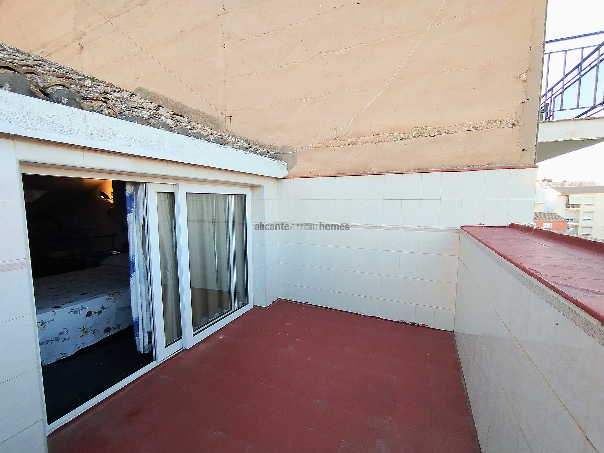 Resale - 4 Bedroom 2 Bathroom Townhouse in Yecla -  - Murcia