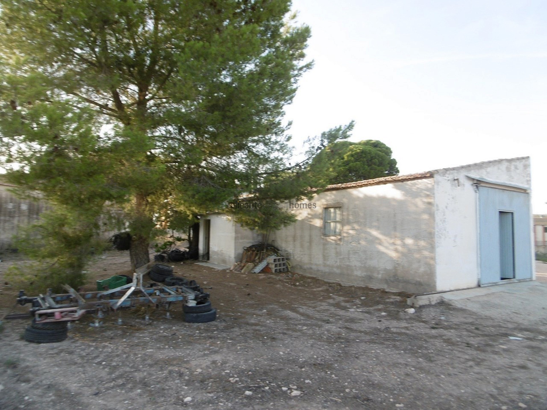 Resale - 3 Bedroom 1 Bathroom Country house in Yecla -  - Murcia