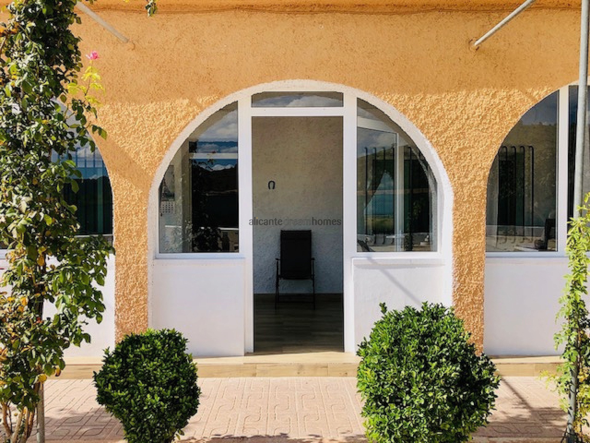 Resale - 4 Bedroom 1 Bathroom Country house in Yecla -  - Murcia