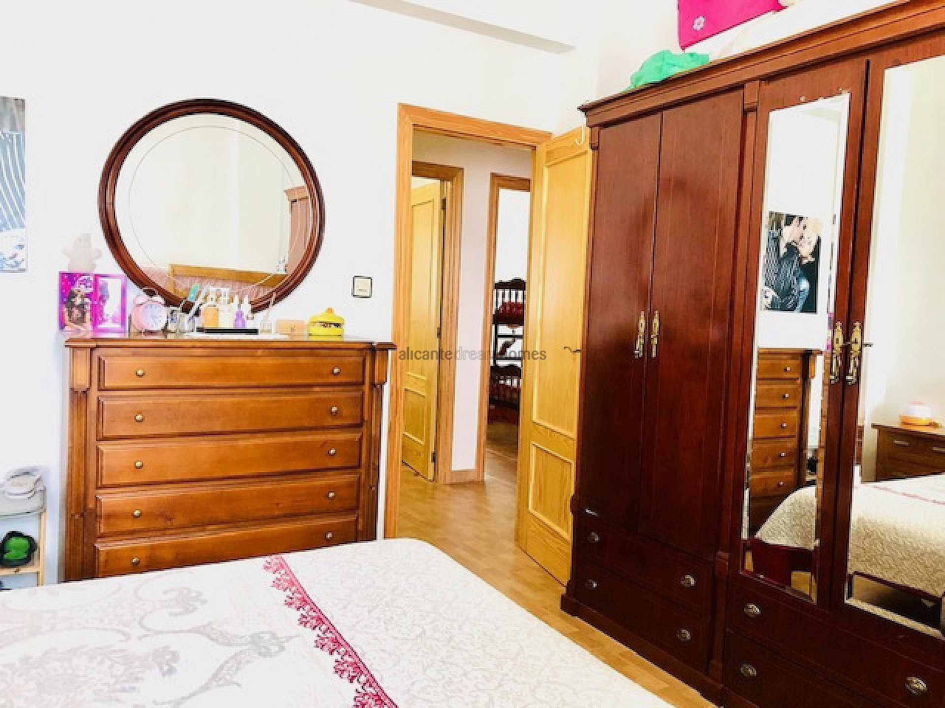 Resale - 4 Bedroom 1 Bathroom Country house in Yecla -  - Murcia