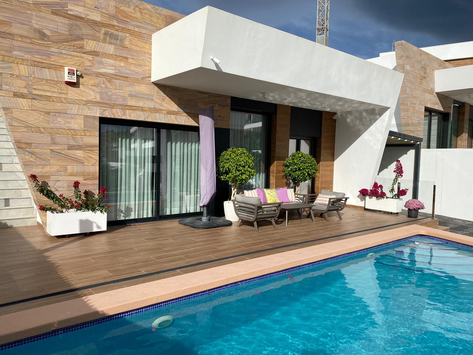 Resale - 3 Bedroom 3 Bathroom Villa in Finestrat - , Finestrat, Alicante, Spain - Alicante
