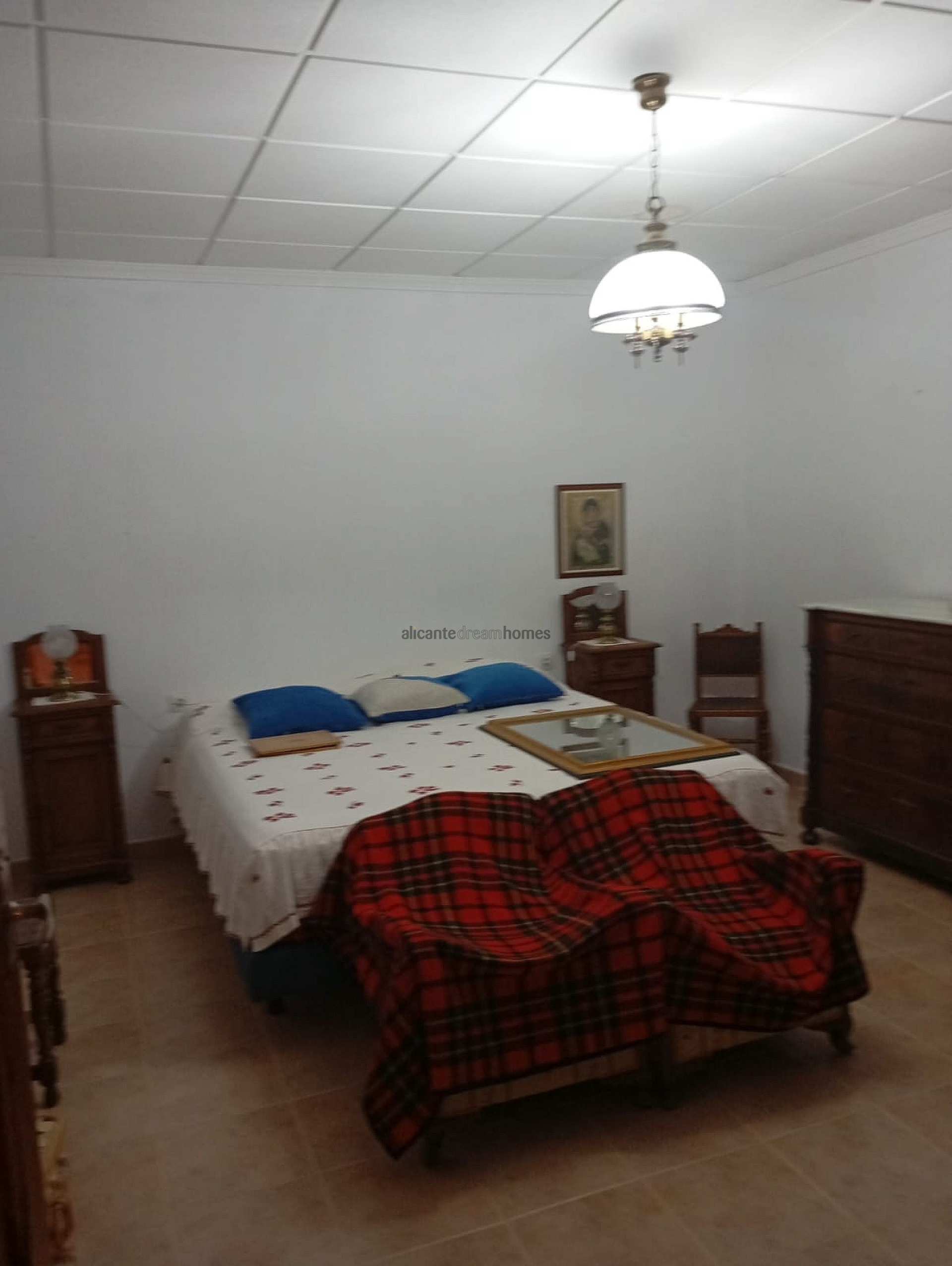 Resale - 3 Bedroom 2 Bathroom Country house in Yecla -  - Murcia
