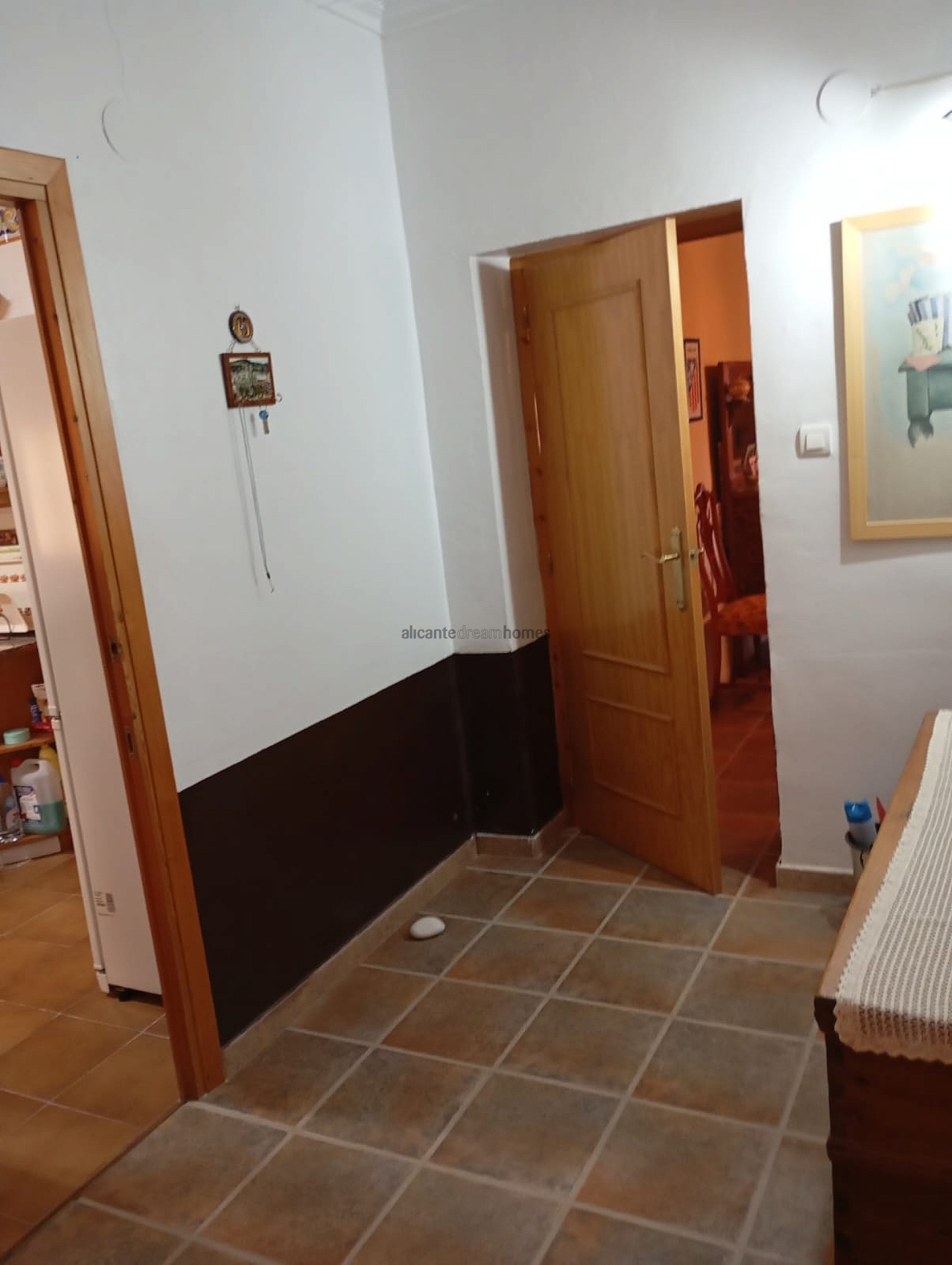 Resale - 3 Bedroom 2 Bathroom Country house in Yecla -  - Murcia