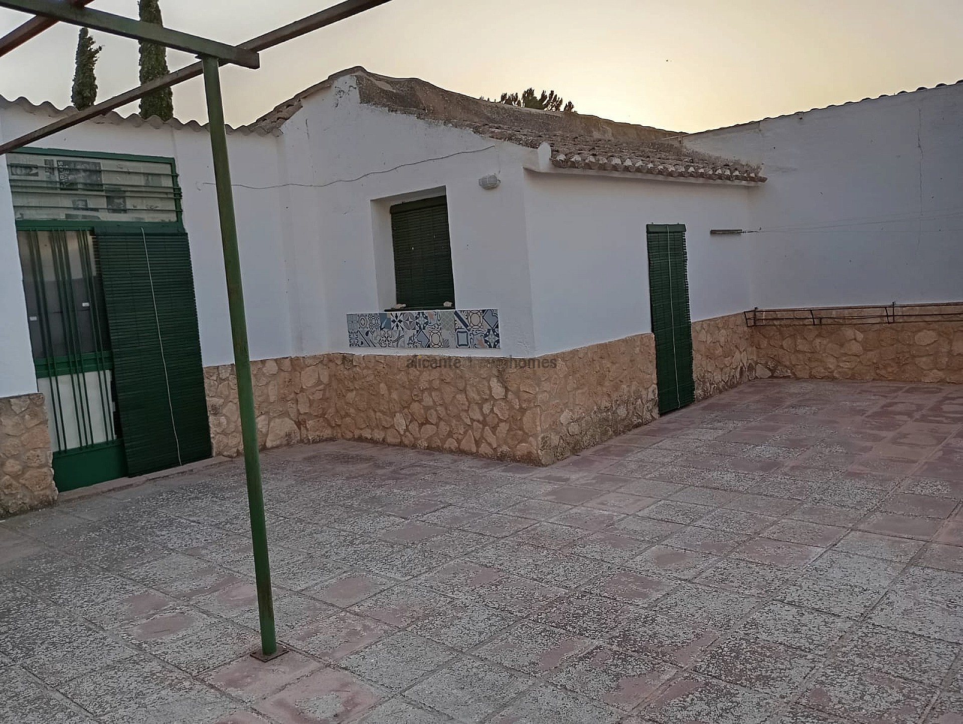 Resale - 3 Bedroom 2 Bathroom Country house in Yecla -  - Murcia