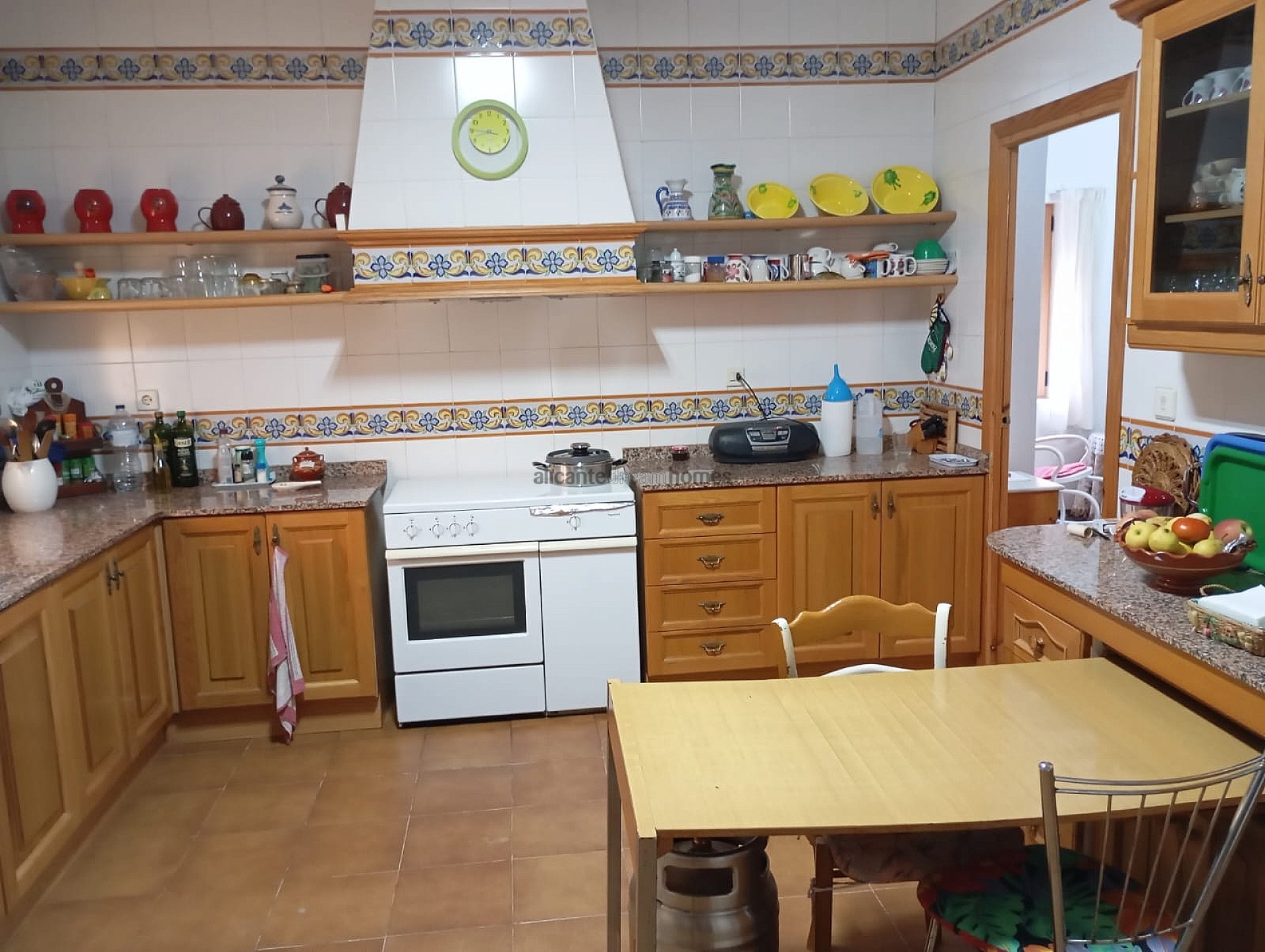 Resale - 3 Bedroom 2 Bathroom Country house in Yecla -  - Murcia