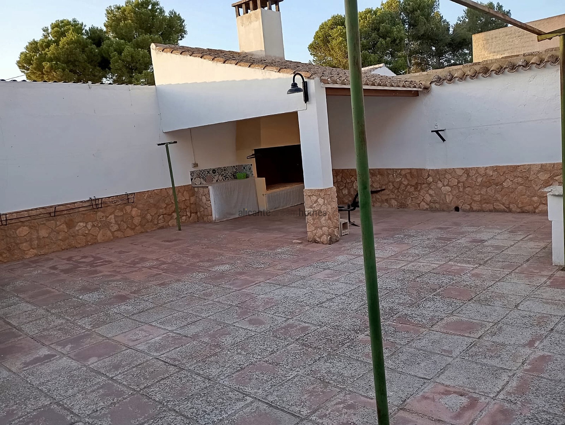 Resale - 3 Bedroom 2 Bathroom Country house in Yecla -  - Murcia