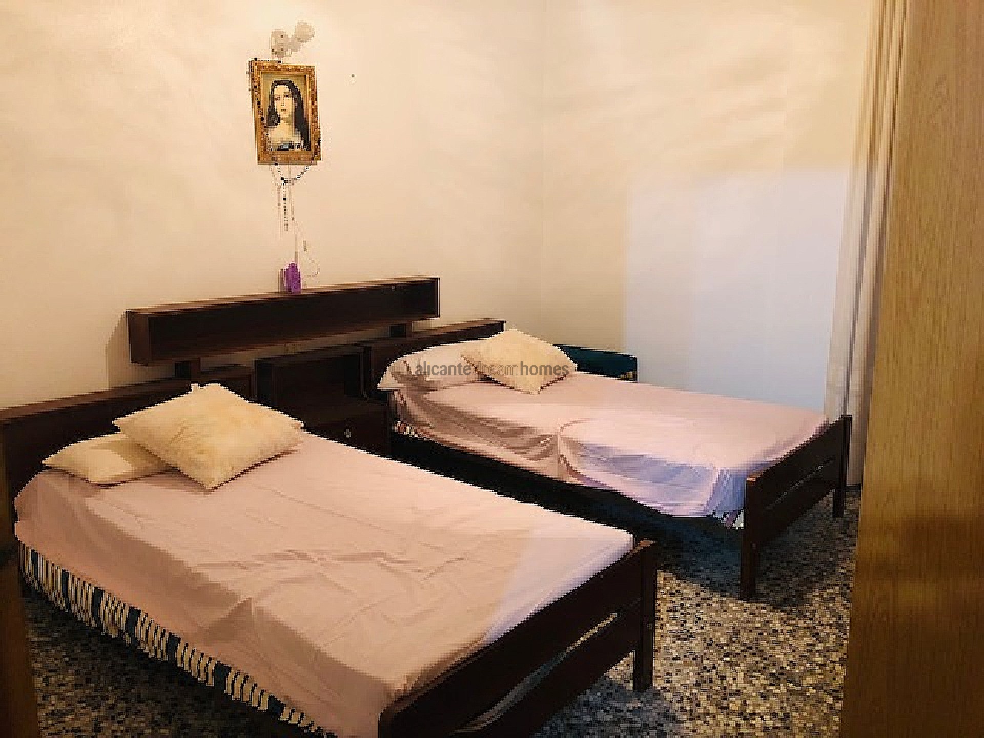 Resale - 4 Bedroom 1 Bathroom Country house in Yecla -  - Murcia