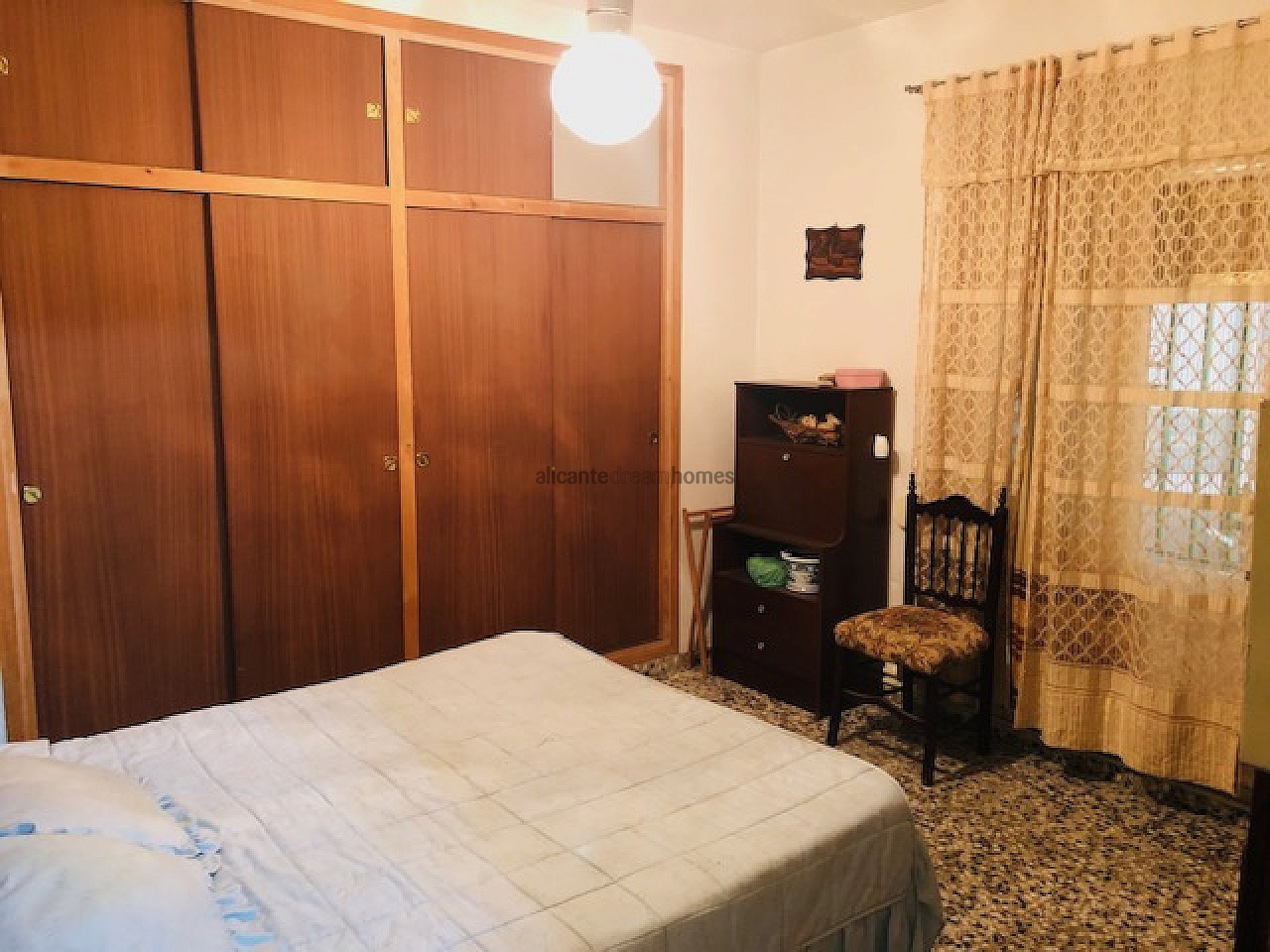 Resale - 4 Bedroom 1 Bathroom Country house in Yecla -  - Murcia