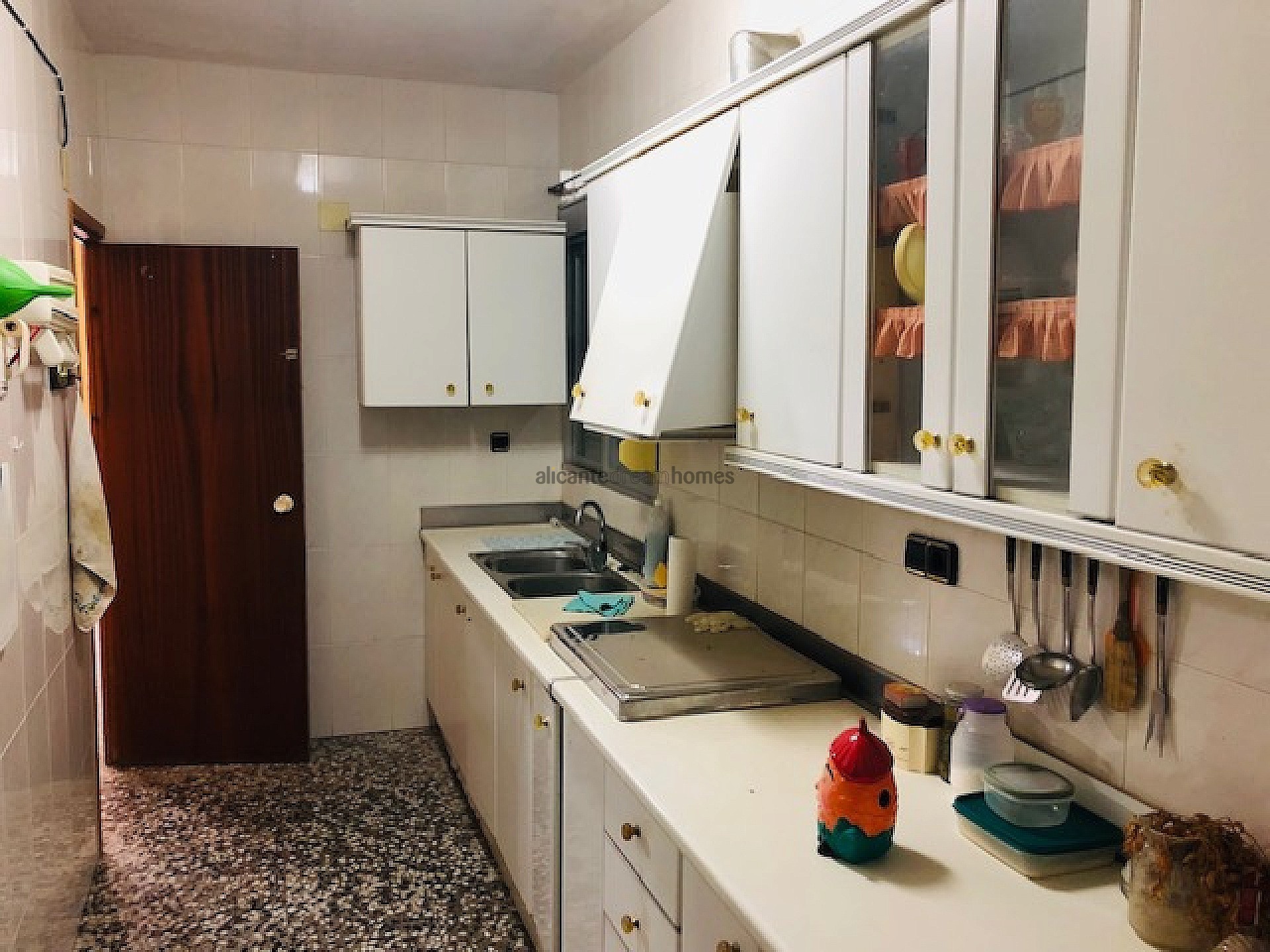 Resale - 4 Bedroom 1 Bathroom Country house in Yecla -  - Murcia