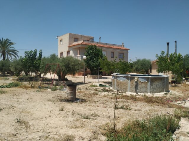 Resale - 5 Bedroom 3 Bathroom Villa in Fortuna -  - Murcia