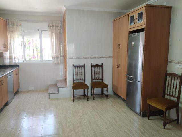 Resale - 5 Bedroom 3 Bathroom Villa in Fortuna -  - Murcia