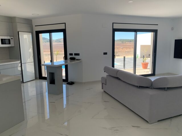 Resale - 4 Bedroom 3 Bathroom Villa in Pinoso -  - Alicante