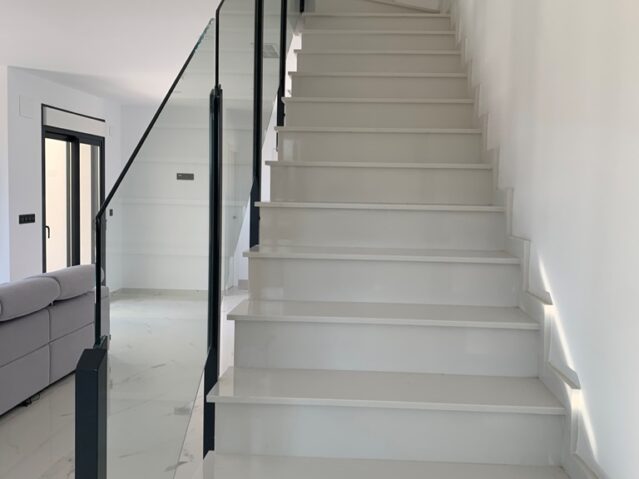 Resale - 4 Bedroom 3 Bathroom Villa in Pinoso -  - Alicante