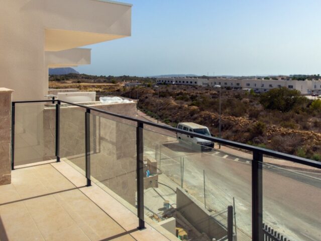 Resale - 3 Bedroom 2 Bathroom Townhouse in Monforte del Cid -  - Alicante