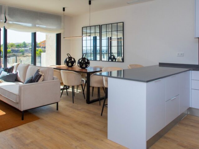 Resale - 3 Bedroom 2 Bathroom Townhouse in Monforte del Cid -  - Alicante