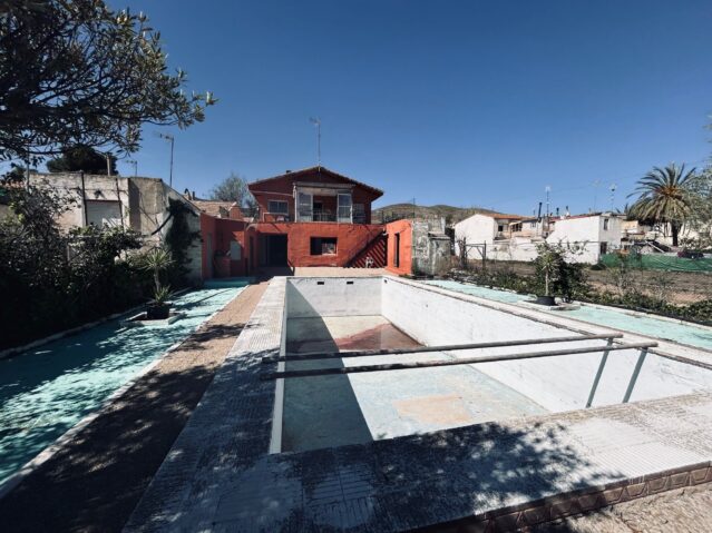 Resale - 3 Bedroom 1 Bathroom Villa in Hondon de los Frailes -  - Alicante