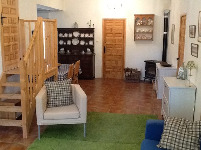 Resale - 4 Bedroom 3 Bathroom Villa in La Romana -  - Alicante