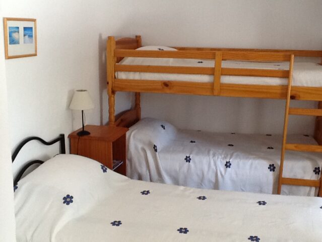 Resale - 4 Bedroom 3 Bathroom Villa in La Romana -  - Alicante