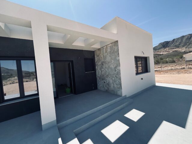 Resale - 3 Bedroom 2 Bathroom Villa in Macisvenda -  - Murcia