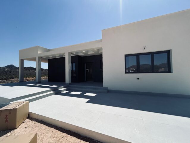 Resale - 3 Bedroom 2 Bathroom Villa in Macisvenda -  - Murcia