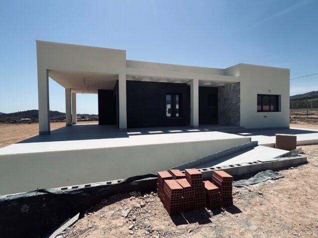 3 Bedroom 2 Bathroom Villa in Macisvenda