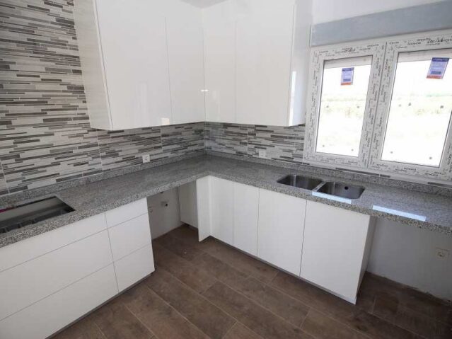 Resale - 3 Bedroom 2 Bathroom Villa in Pinoso -  - Alicante